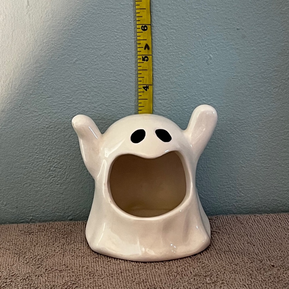 Little ghost holder